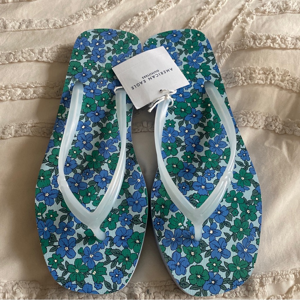 American Eagle Outfitters Light Blue Floral Flip Flops - Picture 5 of 7
